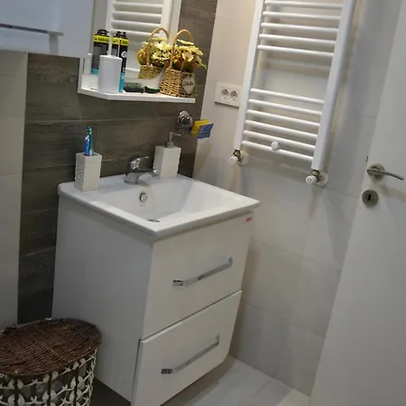 J&j's Cozy Skopje